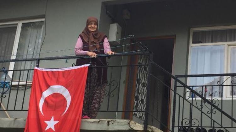 Muharrem İnceden annesine Anneler Günü sürprizi