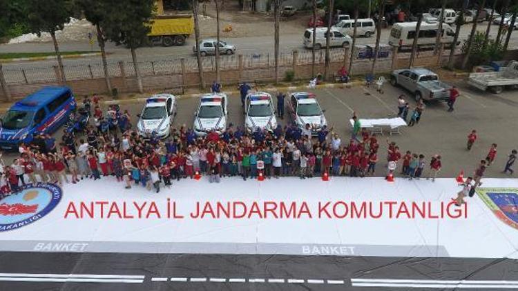 Jandarmadan öğrencilere trafik eğitimi