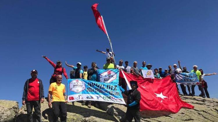 Latmos Dağının zirvesine yeni Türk bayrağı diktiler