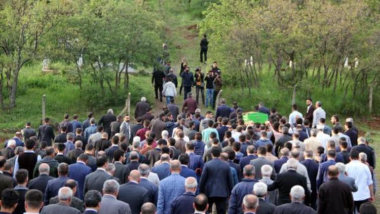 AK Parti Elazığ Gençlik Kolları başkan yardımcıları kazada öldü (4)