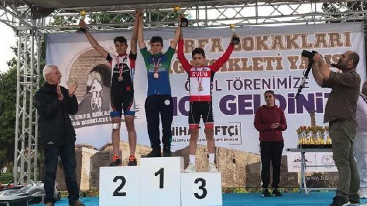 Dağ bisikleti turnuvasında Emirhan, Türkiye 1incisi