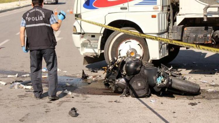 Tankerle çarpışan motosikletteki liseli öldü, arkadaşı yaralandı