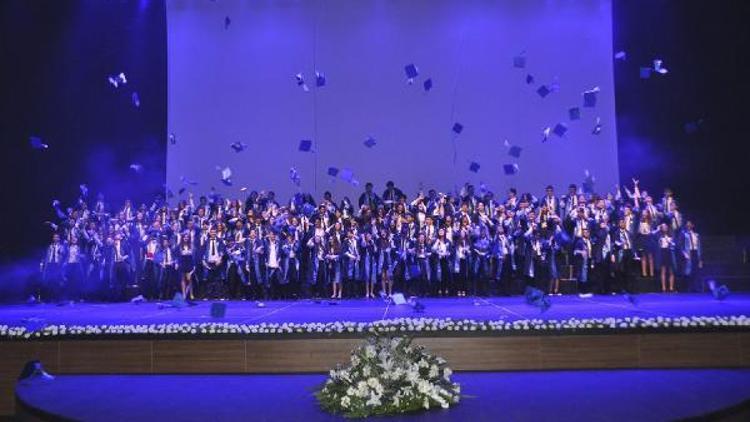 GKV mezunlarına muhteşem tören