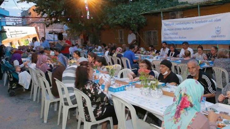 Konak’ta ilk iftar sofrası Halkapınar’da kuruldu