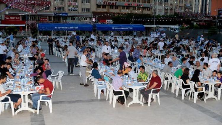 Seyhan Belediyesi iftar sofrası kuruldu
