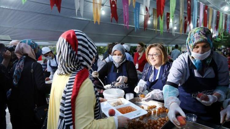 Fatma Şahin, vatandaşlarla iftar açtı