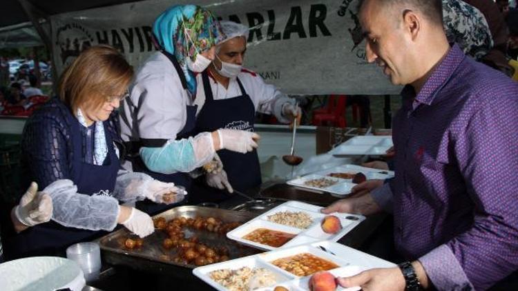 Fatma, Şahin, ilk orucunu iftar çadırında açtı