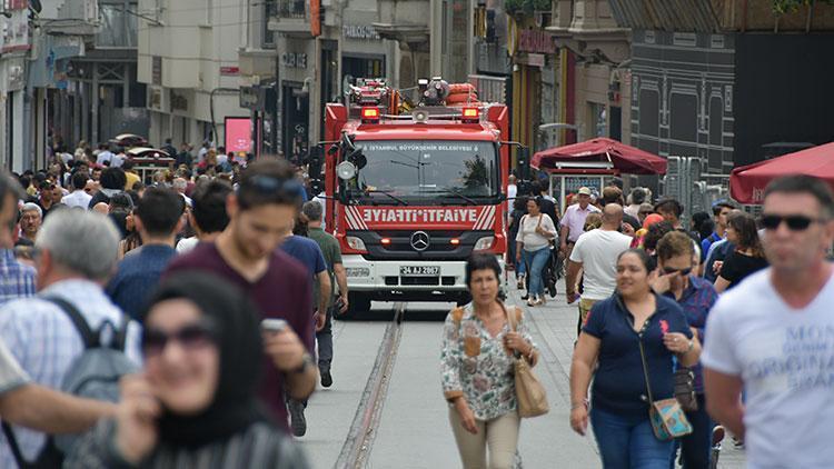 Taksim’de ilginç olay Polis itfaiyeye ceza kesti