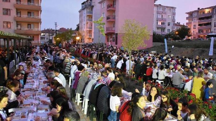 Süleymanpaşa Belediyesi, mahalle iftarlarına Altınova Mahallesi’yle başladı