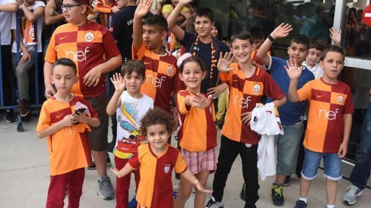 Galatasaray, Göztepe maçı için İzmire geldi (FOTOĞRAFLAR)