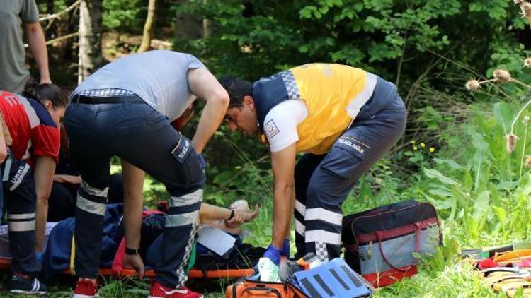 Ağaca çarpan cipteki 3 kişi yaralandı