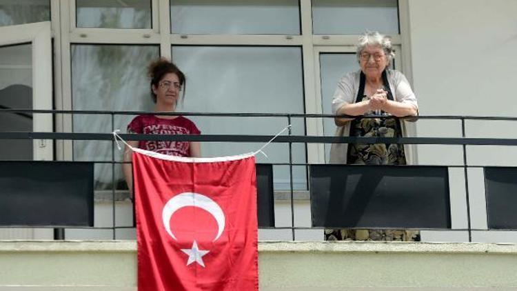 CHP Gençlik Kolları üyeleri, Anıtkabire yürüdü