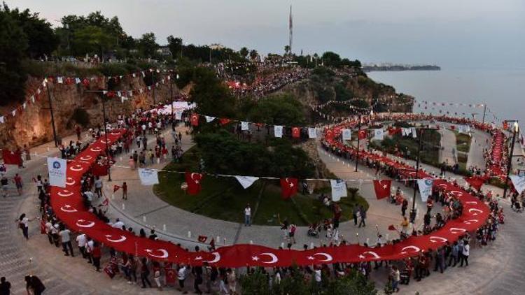 Antalyada Fener Alayında 15 bin kişi yürüdü