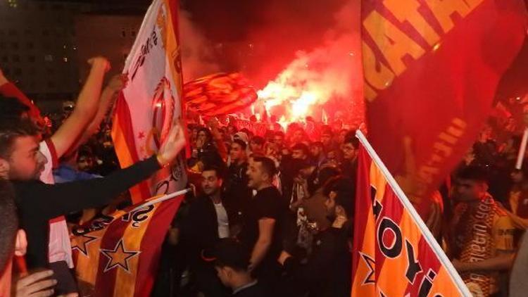 Çorumda Galatasaraylılar sokaklara döküldü