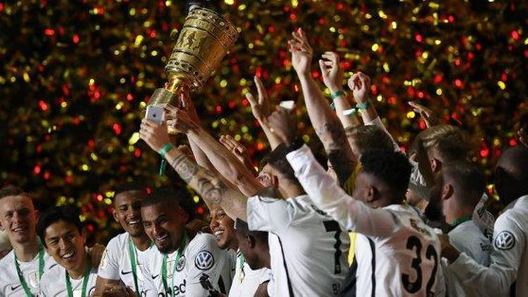 B.Münihi devirdi Almanya kupası E.Frankfurtun...
