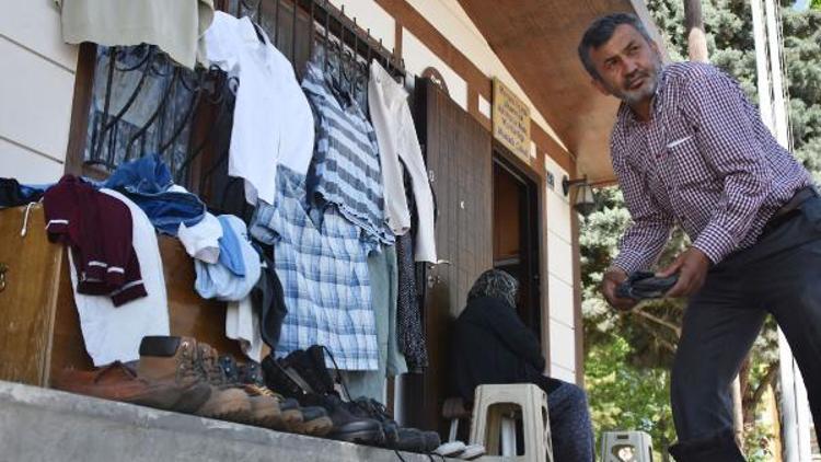 Muhtardan Giymediğin elbiseyi getir, ihtiyacın varsa bedava götür kampanyası