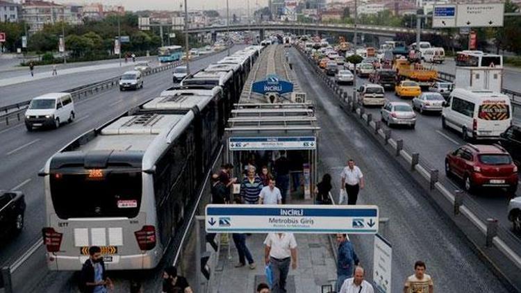 Metrobüs durağında sigara içenler Yeşil Dedektöre yakalanacak