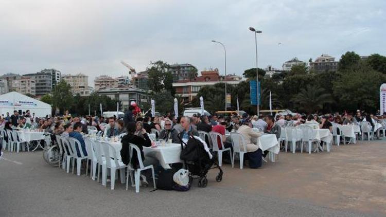 Caddebostan Sahili’nde Ramazan ayı boyunca iftar var