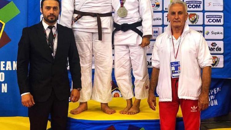 Ümit judokalardan son gün iki gümüş madalya