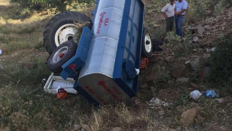 Manisada traktör devrildi: 1 Ölü, 1 Yaralı