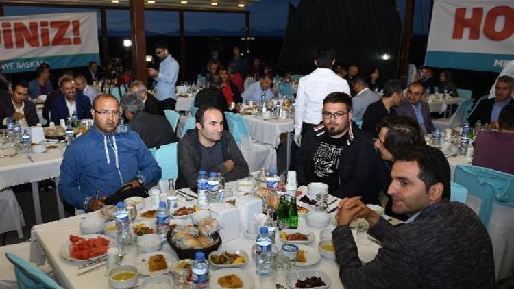 Başkan Çınardan, gazetecilere iftar
