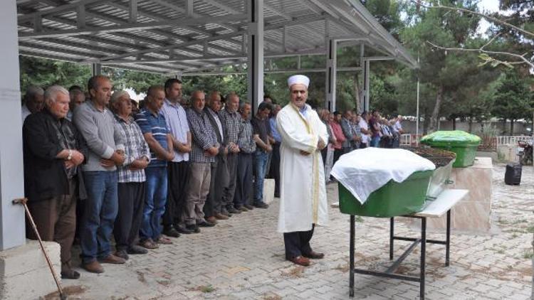 Anne ve babasını öldürdüğünün farkında değilmiş (2)