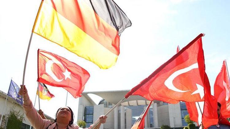 ‘Türkiye Sevdalıları’ndan Berlin’de protesto