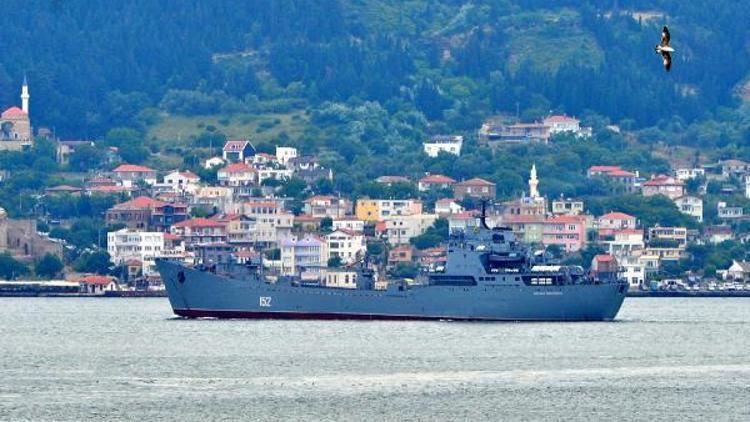 Rus çıkarma gemisi, Çanakkale Boğazından geçti