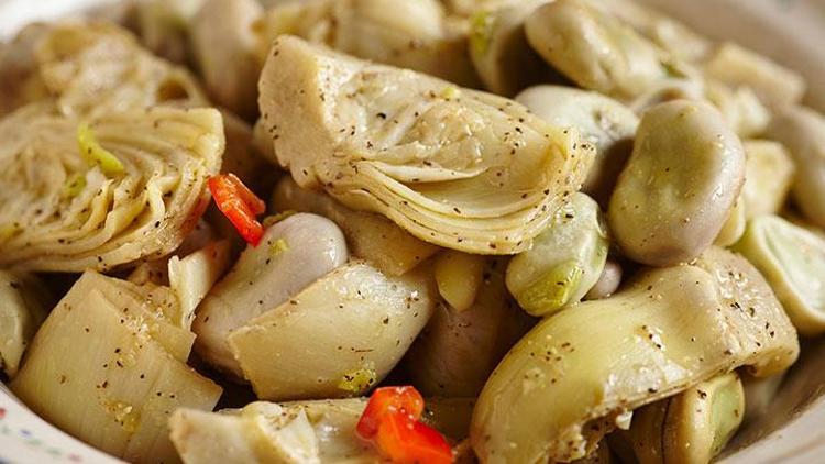 Fasulyeli enginar salatası tarifi