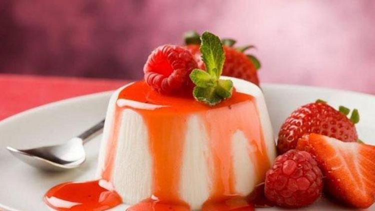 Çilekli panna cotta tarifi