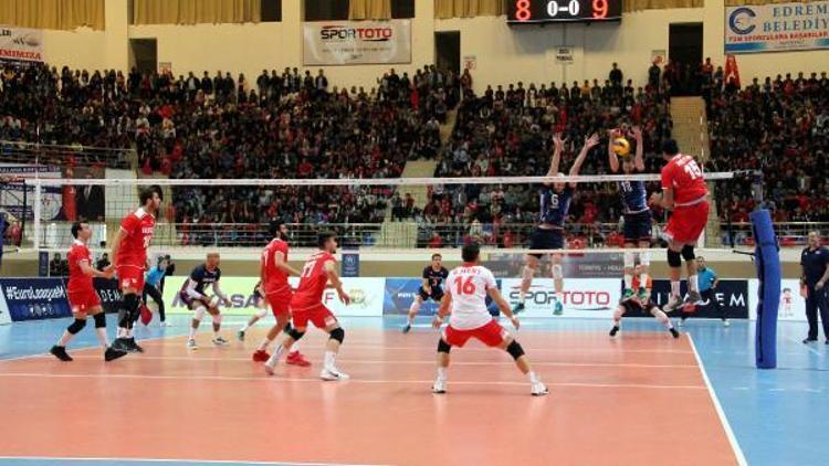 A Milli Erkek Voleybol Takımı 2de 2 yaptı (GENİŞ HABER)