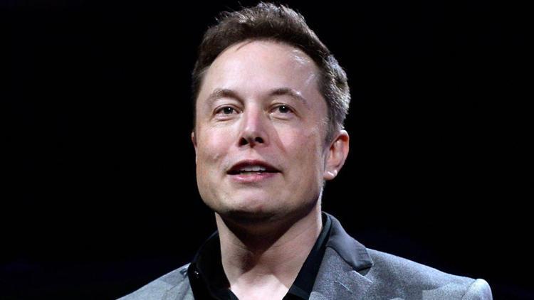 Elon Muska göre uçan otomobiller kelle uçuracak