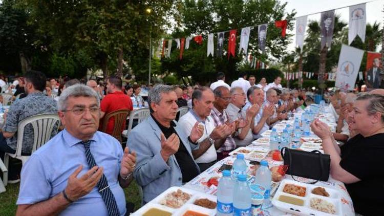 Muratpaşa, Meltemde iftar verdi