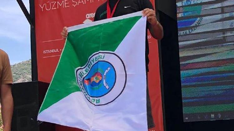 Kamil Köseoğlu, yüzmede 11 madalya aldı