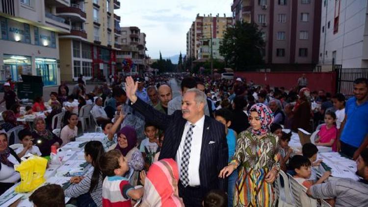 Binlerce vatandaş iftar sofrasında buluştu