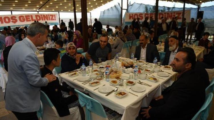 Başkan Çınardan, AK Partililere iftar