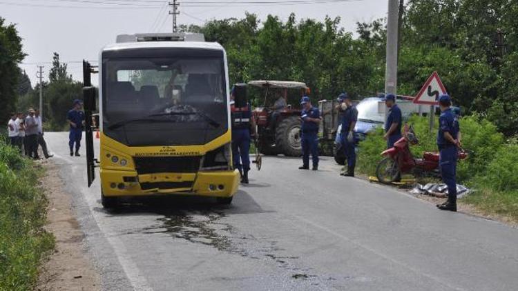 Halk otobüsü motosikletle çarpıştı: 1 ölü, 1 yaralı