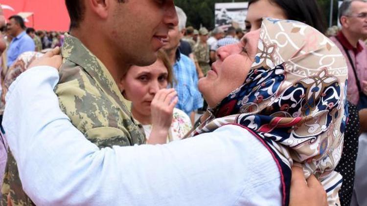 4 bin 510 askerin yemin töreninde harmandalı ve komando gösterisi