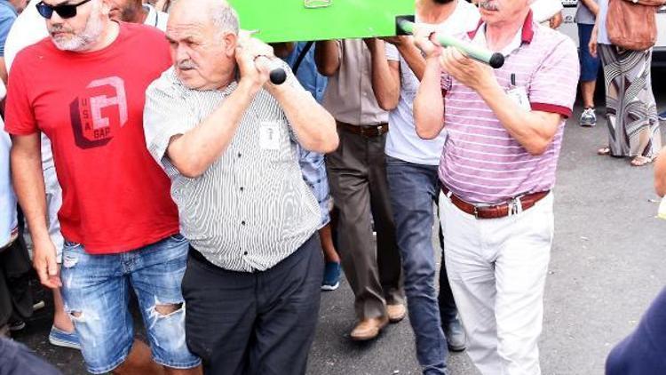 Ünlülerin mimarı gözyaşları içinde toprağa verildi