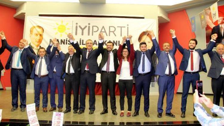 Manisada İYİ Parti adayları kamuoyuna tanıtıldı