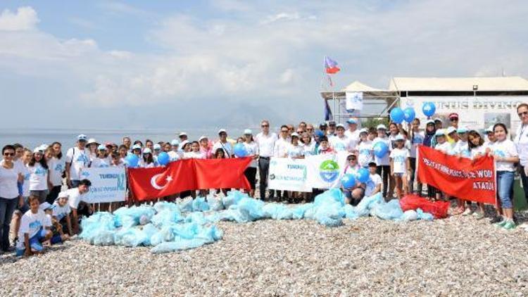 Konyaaltı sahili ve deniz dibinde temizlik