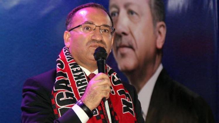 Bozdağ: Seçim beyannamelerinde teröre ilişkin tek cümle yok