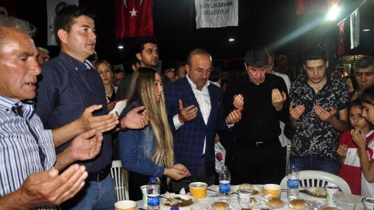 Bakan Çavuşoğlu Manavgatta iftar açtı