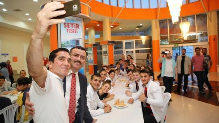 Başkan Taşçı sporcularla iftar yaptı