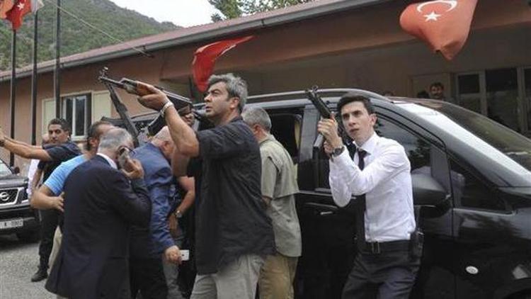 Kılıçdaroğlunun konvoyuna saldıran terörist öldürüldü