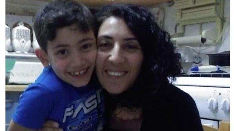 KKTC’de cinnet getiren anne öz oğlunu bıçaklayarak öldürdü