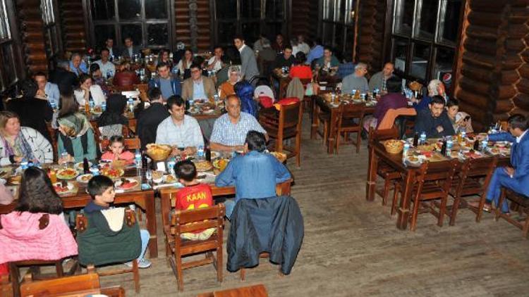 Akşehir Belediyesinden,  hakim ve savcılara iftar yemeği