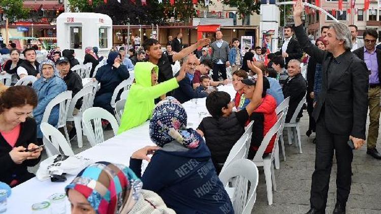 Beyoğlu’nda çocuklara özel iftar programı