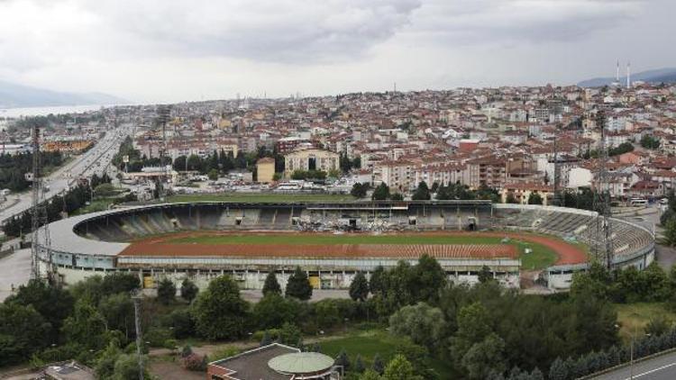 İsmetpaşa Stadyumunun yıkımına başlandı