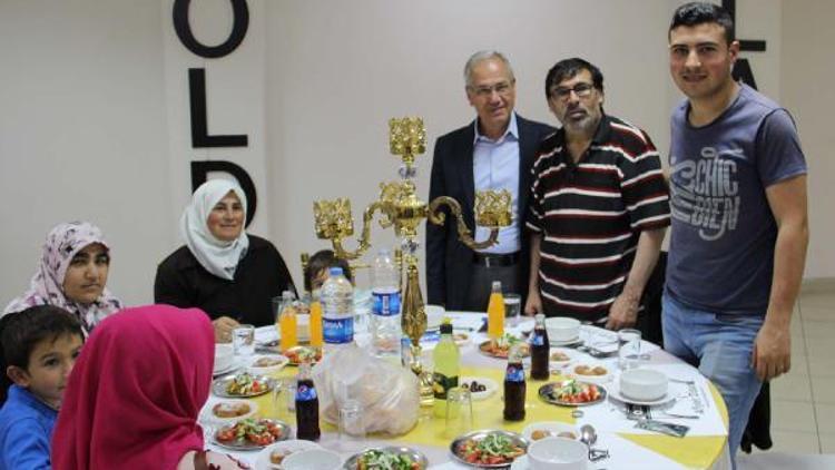 Altı Nokta Körler Derneği üyeleri iftarda buluştu